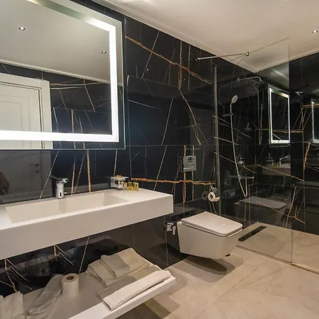 Hotel Guemues Yazar