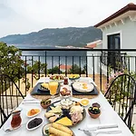 Hotell Guemues Yazar