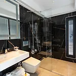 Hotell Guemues Yazar