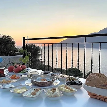 Hotel Guemues Yazar 3*