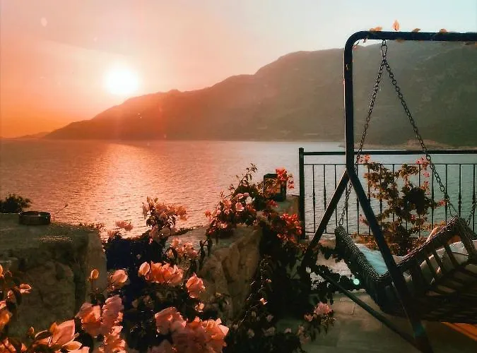 Hotel Guemues Yazar 3*